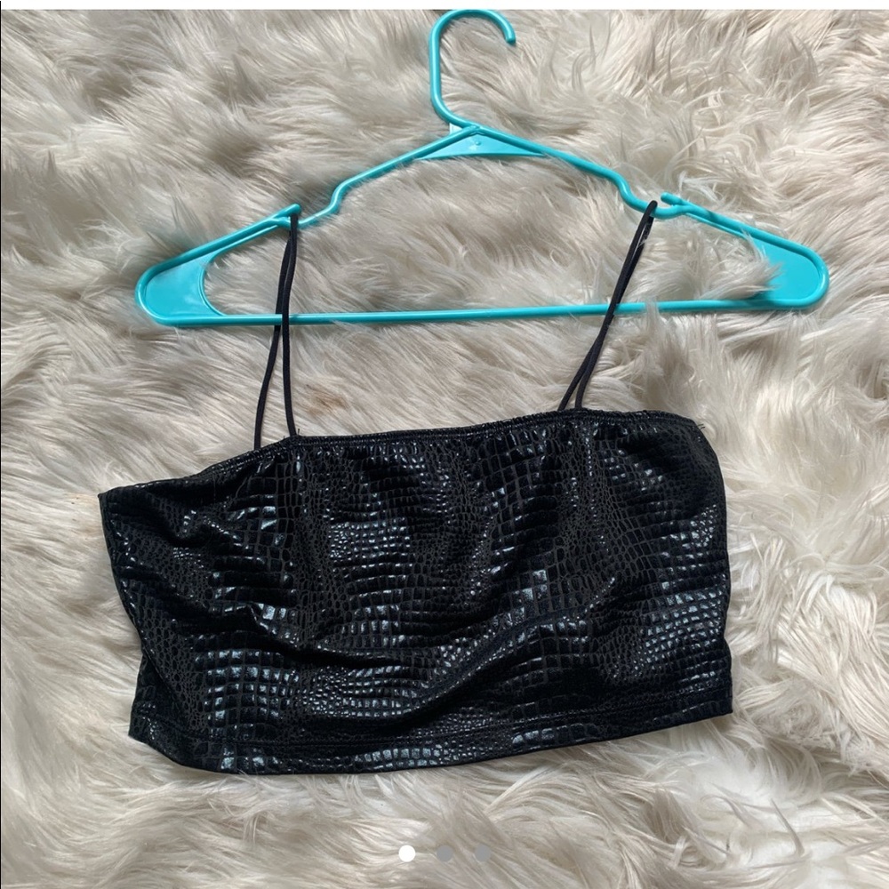 Alligator black crop top